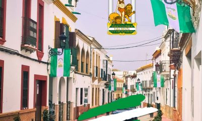 Albaida del Aljarafe entrega 1.000 banderas de Andalucía entre sus vecinos