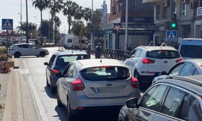Logran detener un vehículo en Algeciras cuya conductora estaba desvanecida