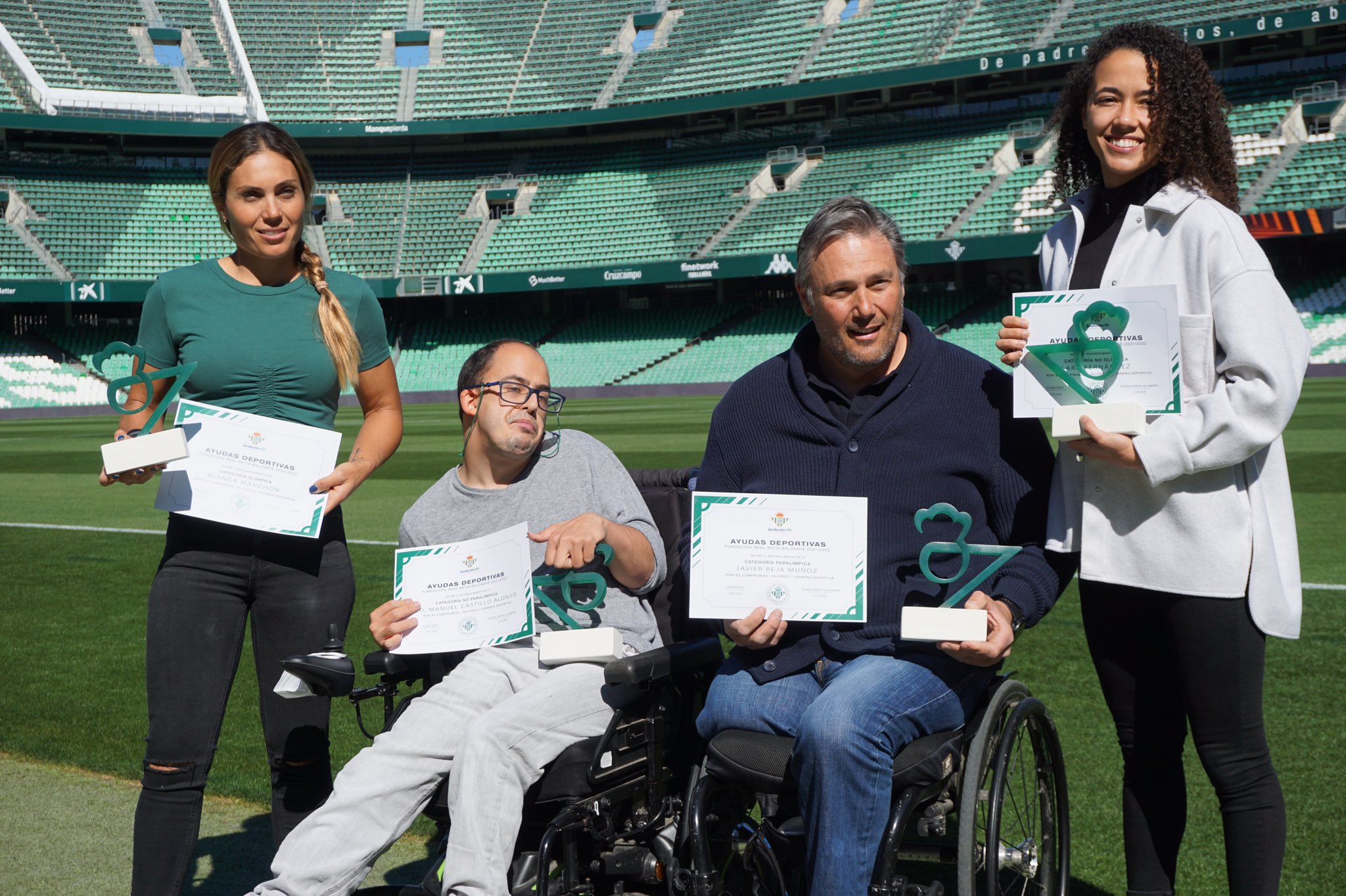 La Fundación Real Betis Balompié entrega sus primeras ayudas deportivas a Blanca Manchón, Lara Fernández, Javier Reja y a Francisco Manuel Castillo