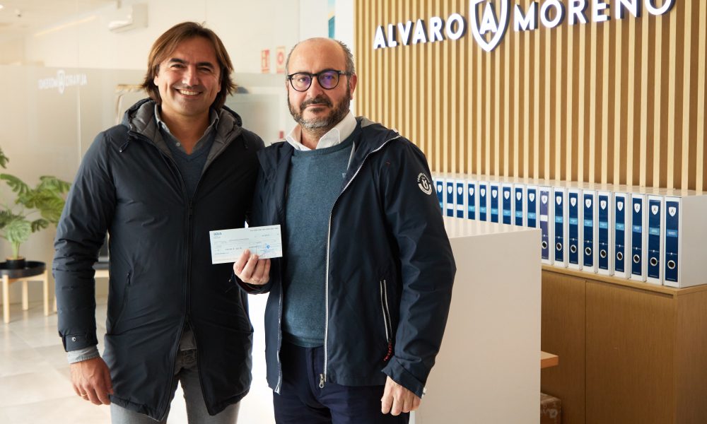 ENTREGA CORBATAS CON ALMA DOWN ESPANA Alvaro Moreno