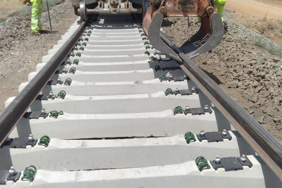 Adif adjudica el contrato para la renovación de vía del tramo Los Rosales-Brenes