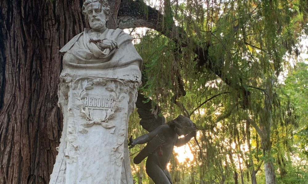 Becquer monumento Sevilla