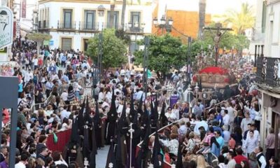 Alcalá inicia el reparto de sillas para la carrera oficial de Semana Santa