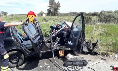 Cinco heridos en una colisión frontal en El Garrobo (Sevilla)Cinco heridos en una colisión frontal en El Garrobo (Sevilla)