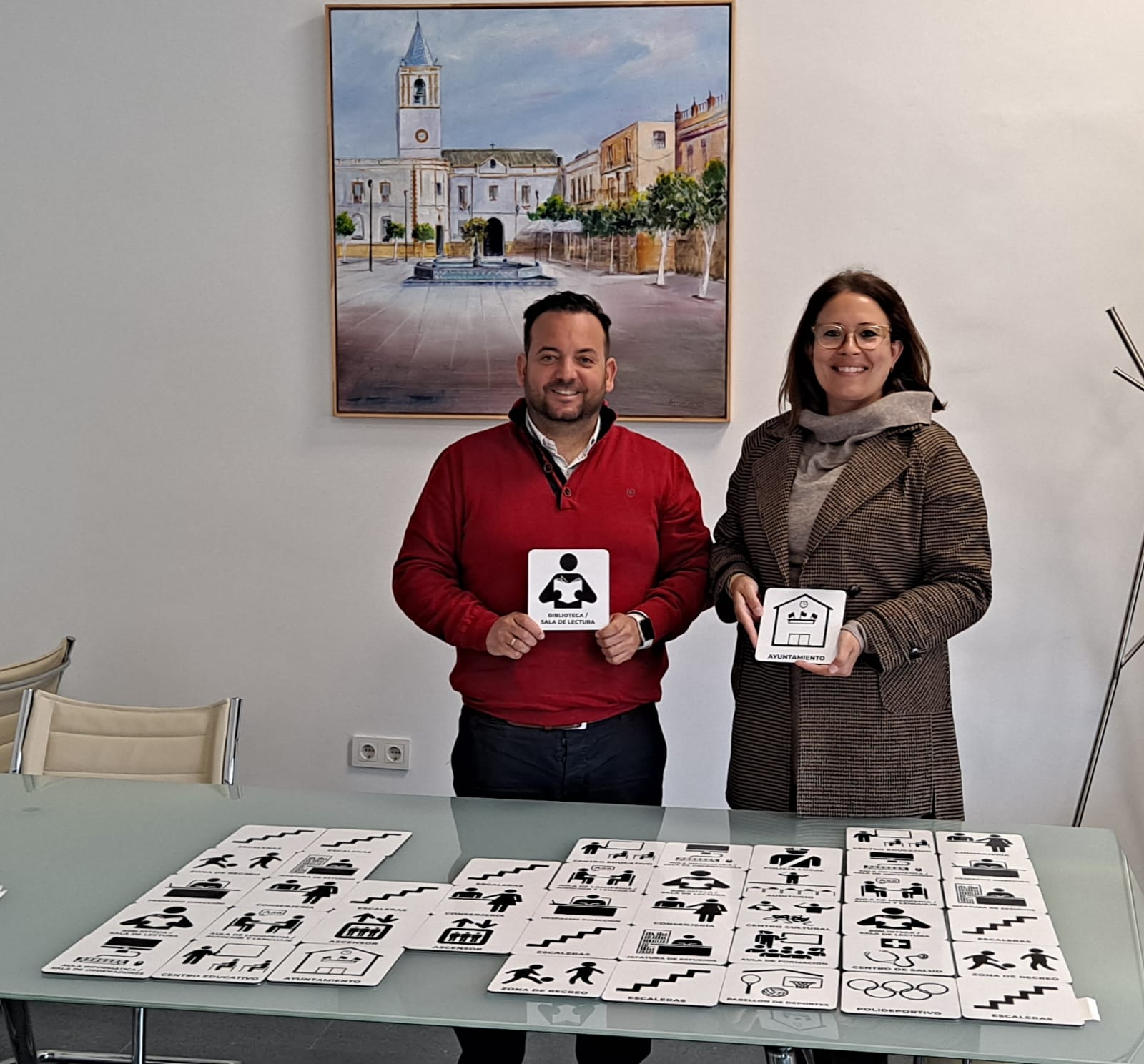 Pictogramas en edificios de La Algaba para facilitar el acceso a personas con autismo.