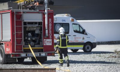 Diez personas afectadas por inhalación de humo en un incendio de vivienda en Granada