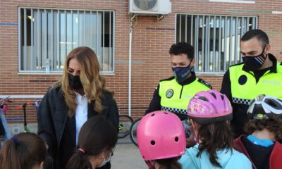 Dos mil alumnos de Alcalá de Guadaíra reciben clases de educación vial con la Policía Local