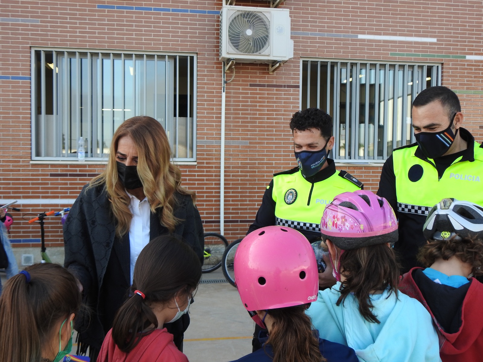 Dos mil alumnos de Alcalá de Guadaíra reciben clases de educación vial con la Policía Local