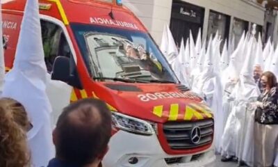 Interrumpen la procesión de La Paz en Sevilla tras sufrir una persona un infarto