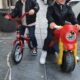 Dos niños de dos años se "fugan" en moto de su guardería