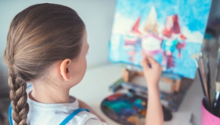 Una niña de seis años emborracha a su clase con tequila