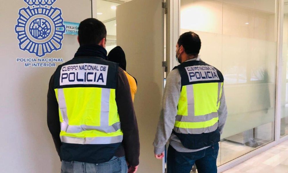 policia detenidos