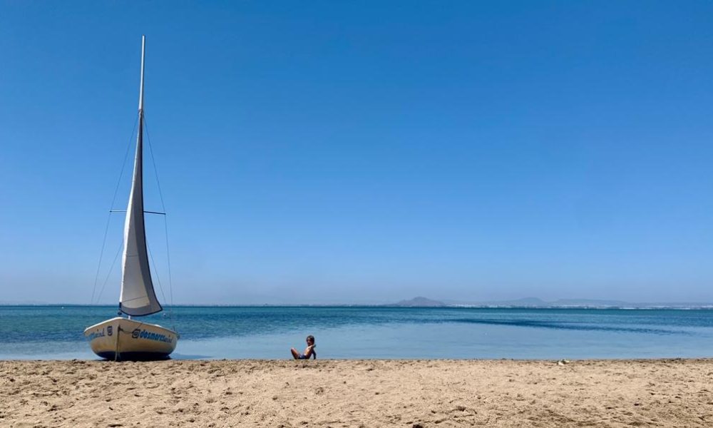 barco playa bajamar