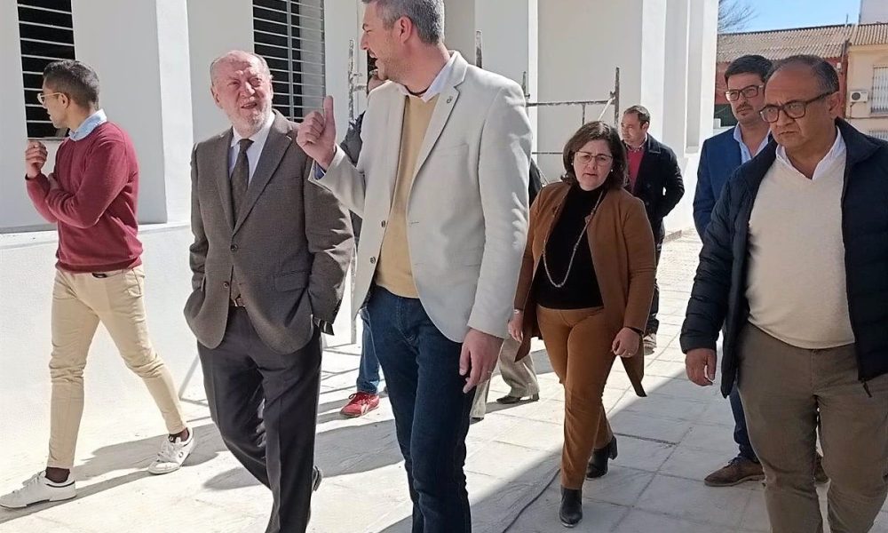 Fuentes de Andalucia. Centro de Formacion 1