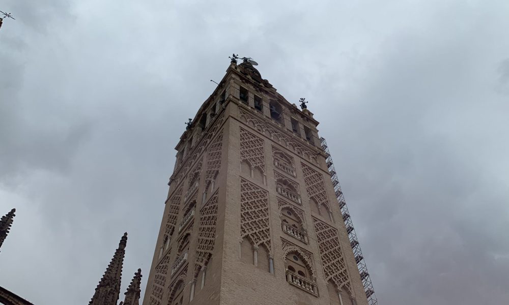 Giralda desde abajo