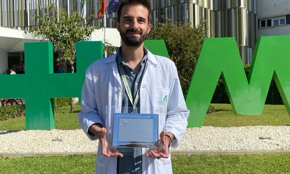 Manuel Delgado medico interno residente premiado
