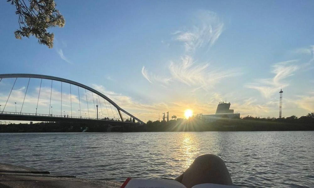 Puente barqueta rio