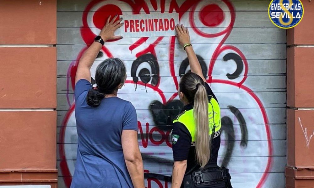Policia precinto bar