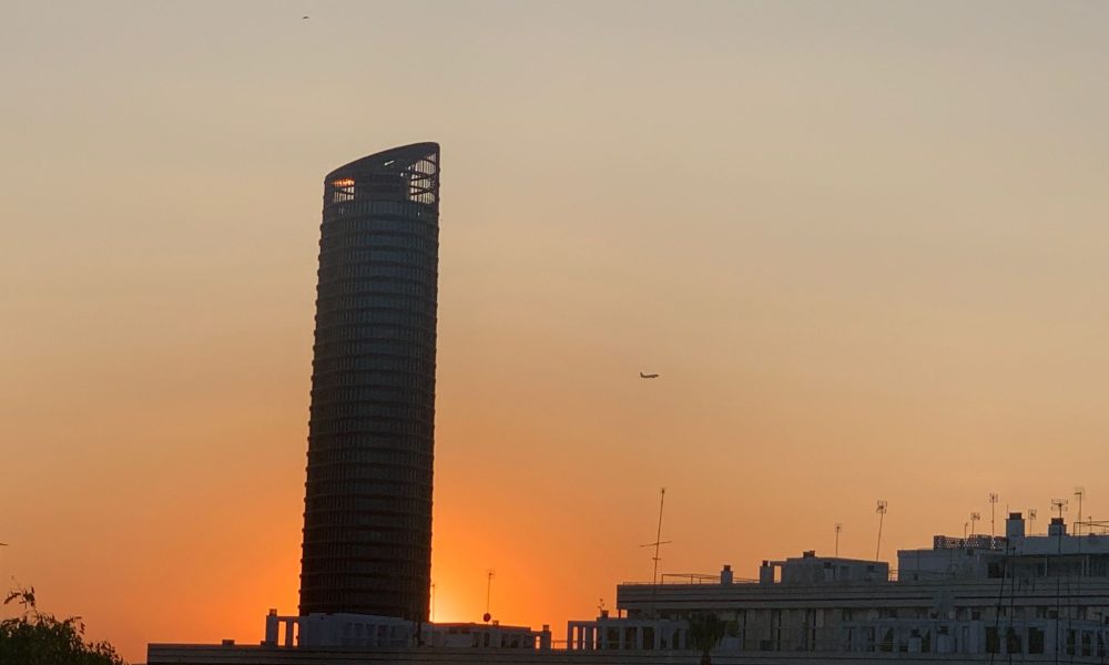 Torre Sevilla avion