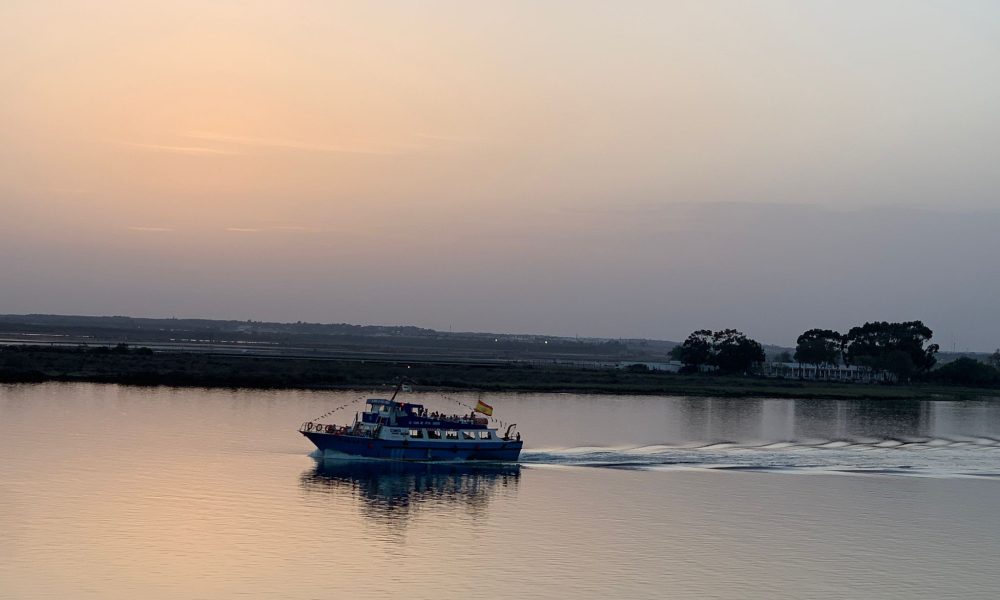 Barco Odiel Huelva puente
