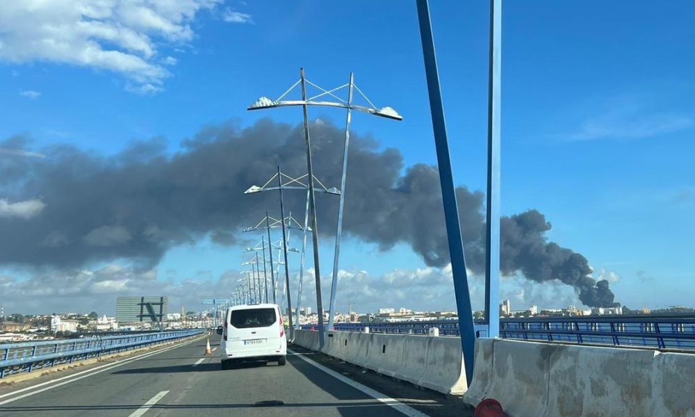Incendio Huelva nave