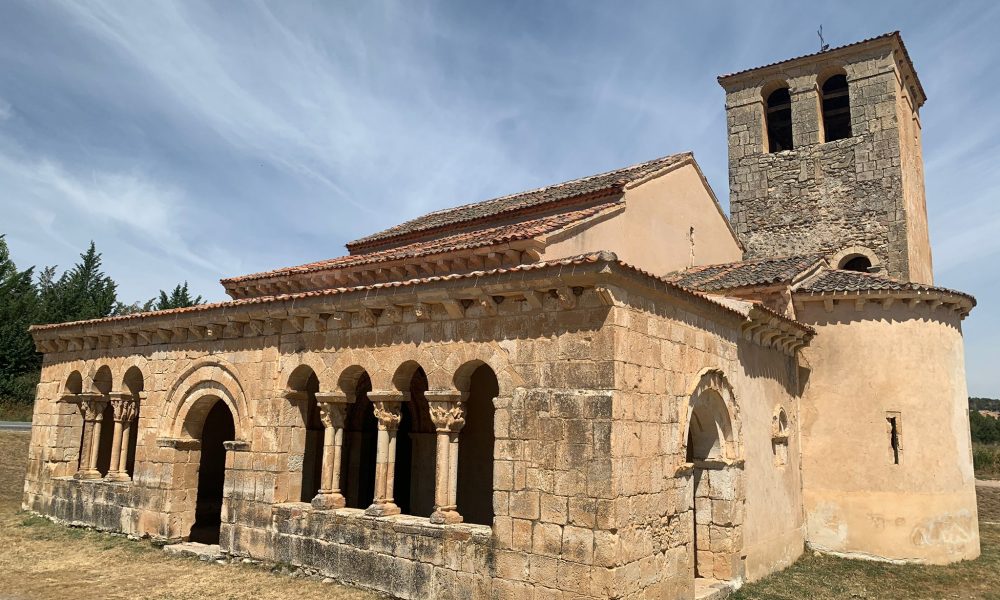 ermita antigua aldea