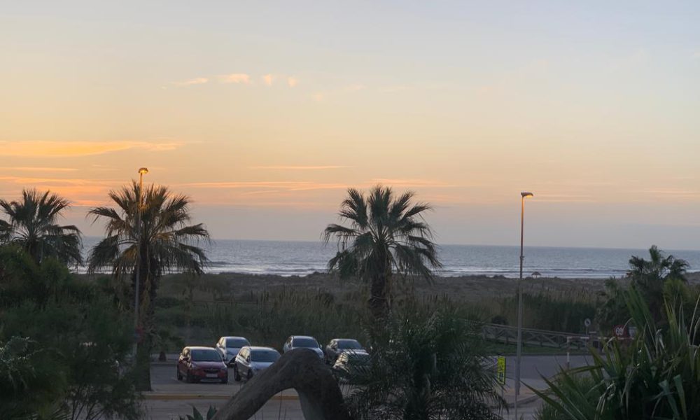 Puesta de sol Zahara coches