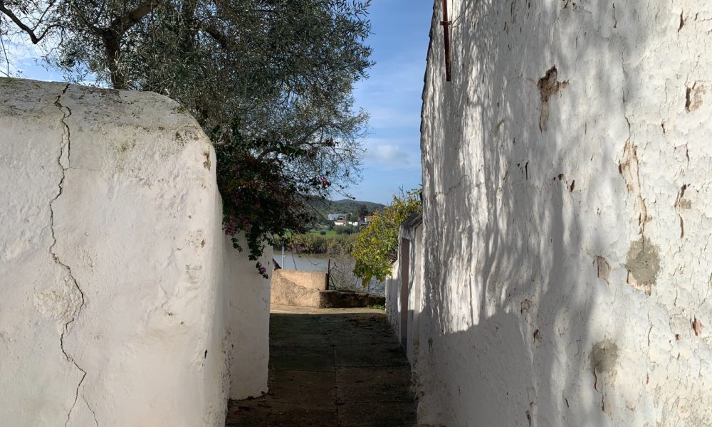 calle estrecha cal