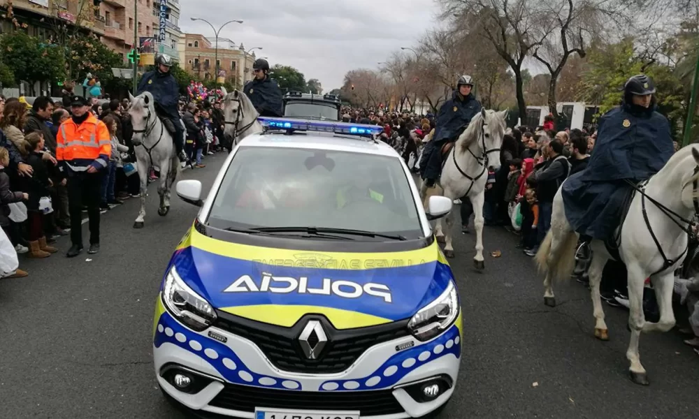 recorte policia cabalgata.jpg
