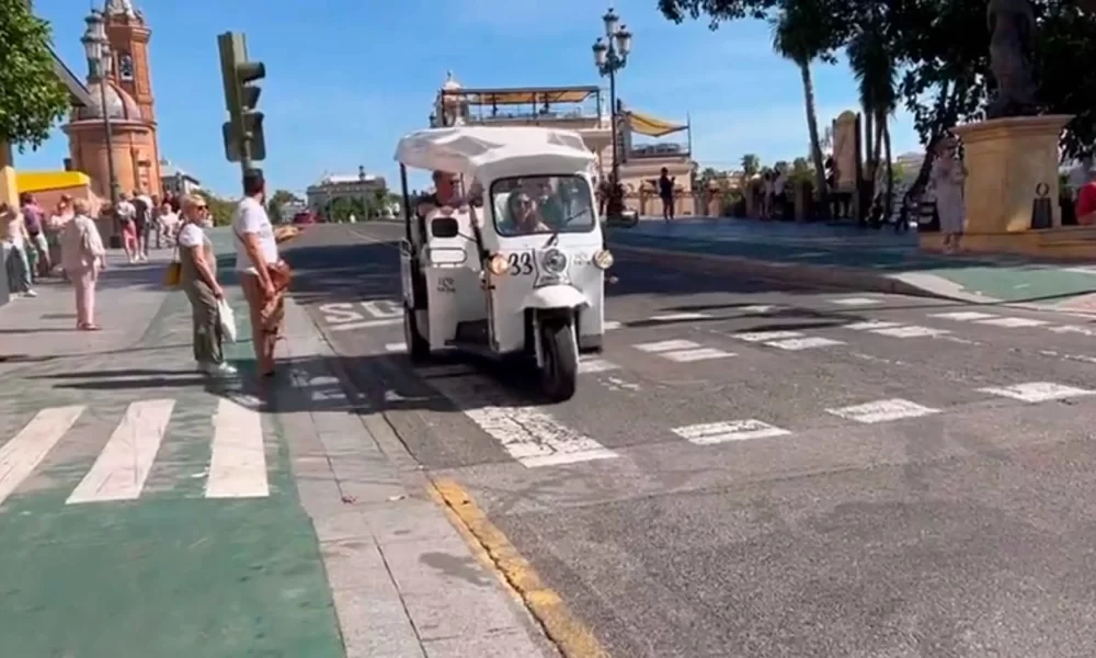 tuktuk.jpg