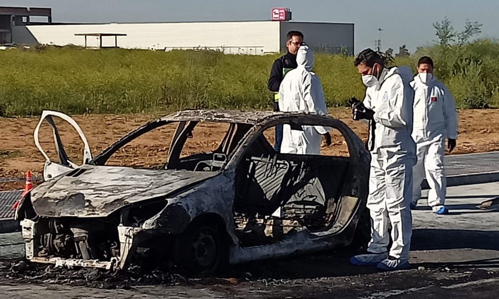 Incendio coche Dos Hermanas