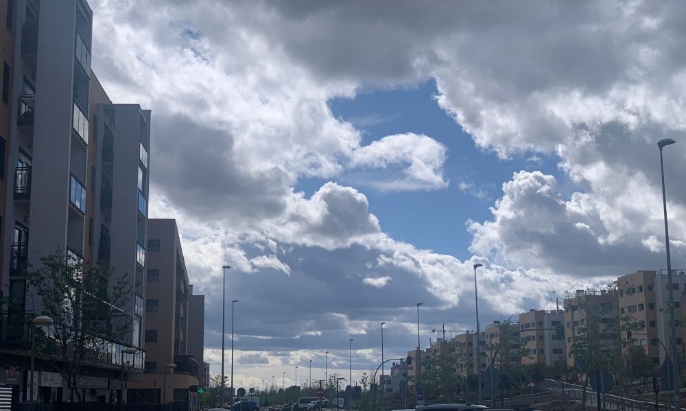 Mairena calle nubes