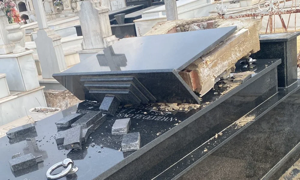 tumba cementerio sevilla