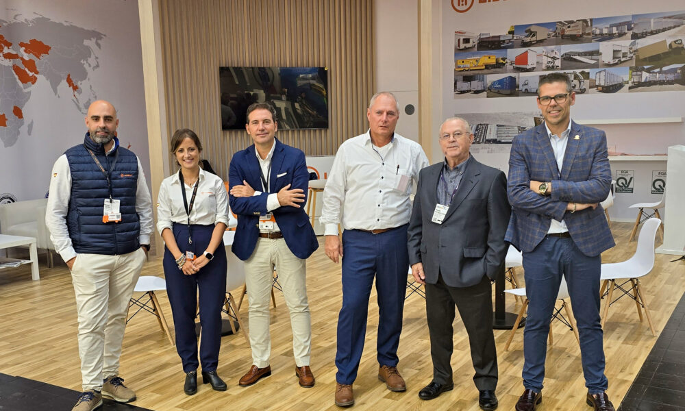 Equipo comercial y directivo de Liderkit en la IAA