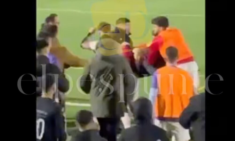 Pelea futbol Lantejuela Paradas