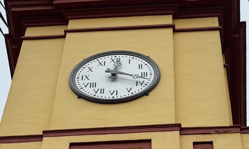 reloj ayuntamiento arahal