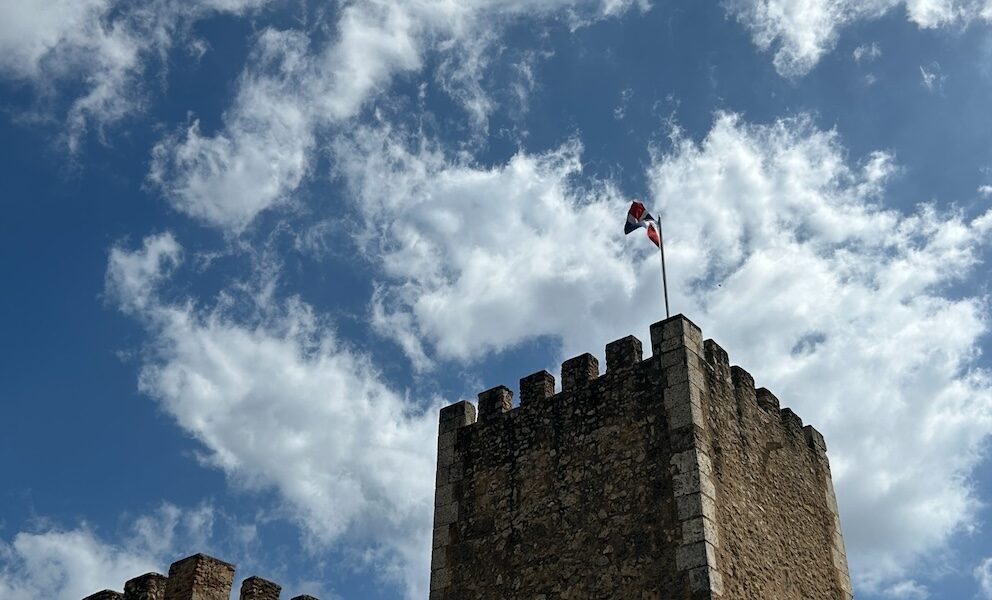 Torre bandera dominicana