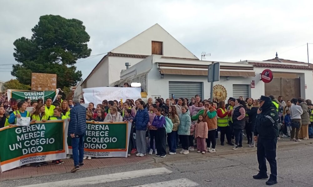 Colegio Gerena protesta