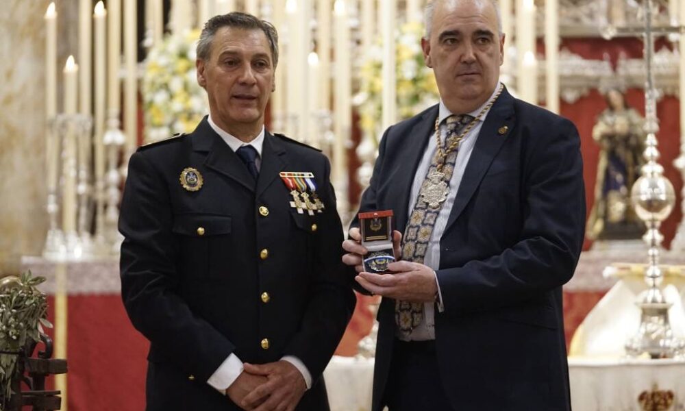policia placa virgen dolores
