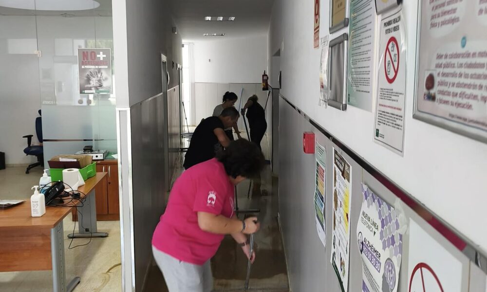 Centro de salud Huevar limpieza