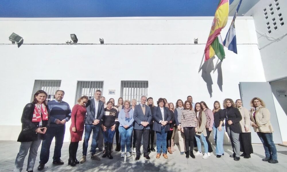 Mujeres preparadas huevar