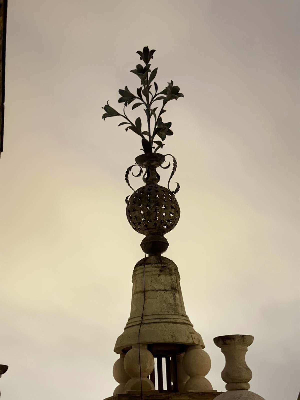 Azucena la giralda