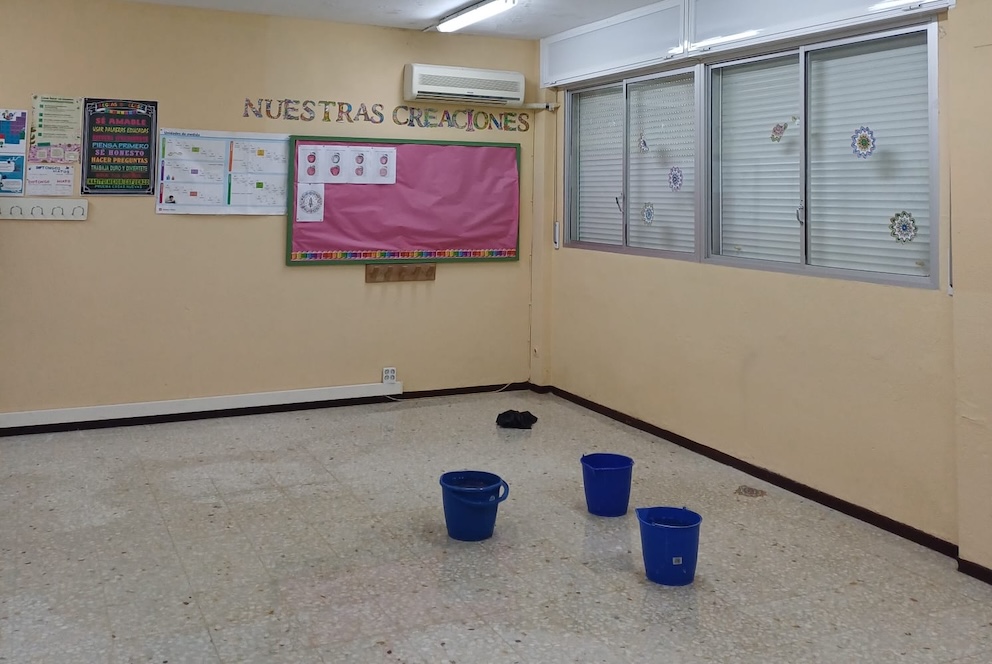 clase colegio gerena goteras