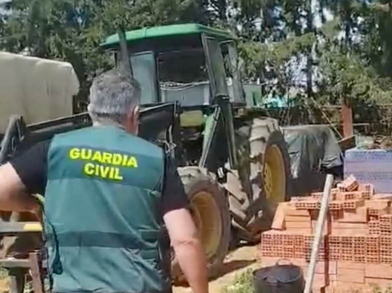 Guardia Civil tractor