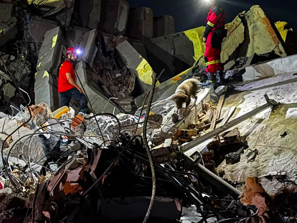 Bomberos Terremoto Venezuela