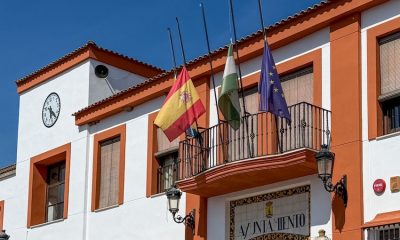 Gelves luto banderas media asta