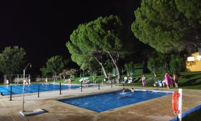 Piscina guillena noche