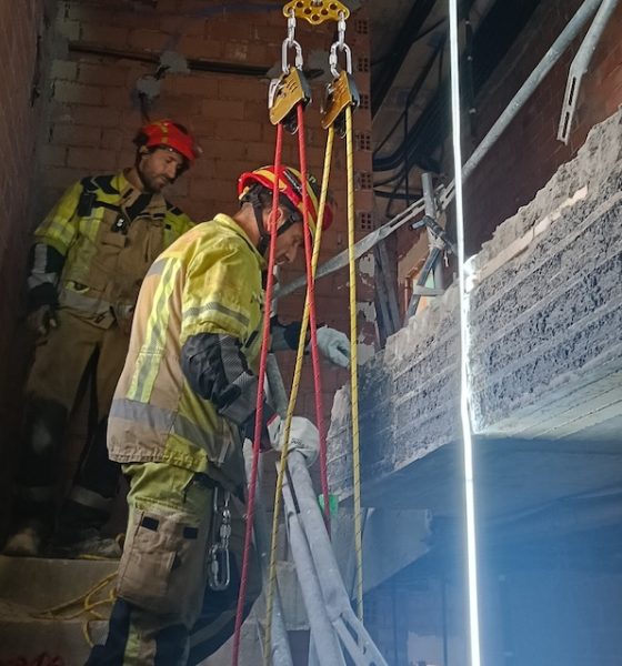 Bomberos rescate trabajador