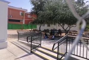 Colegio Gerena ninos en patio