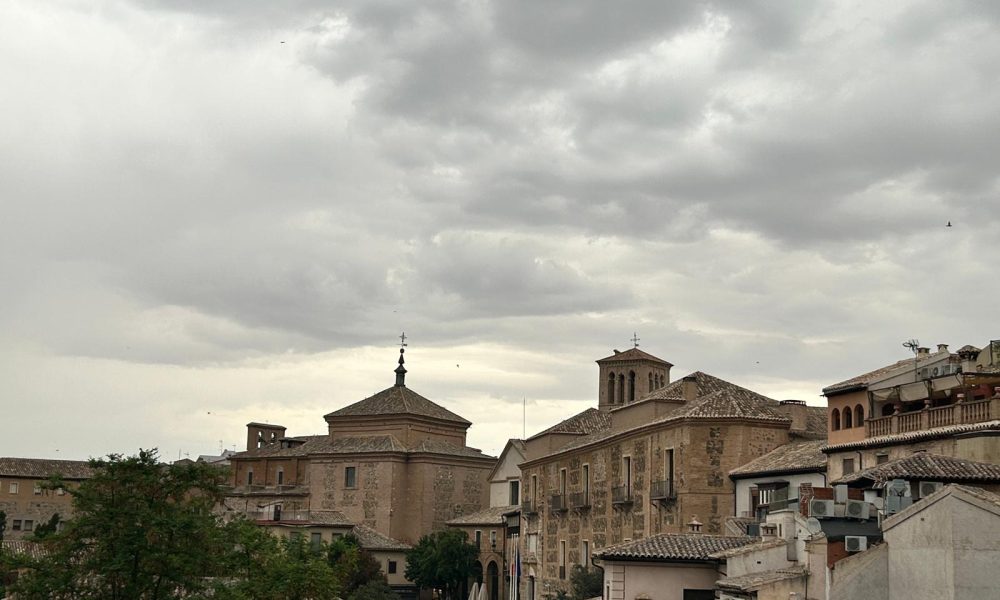 Pueblo vistas nubes 1